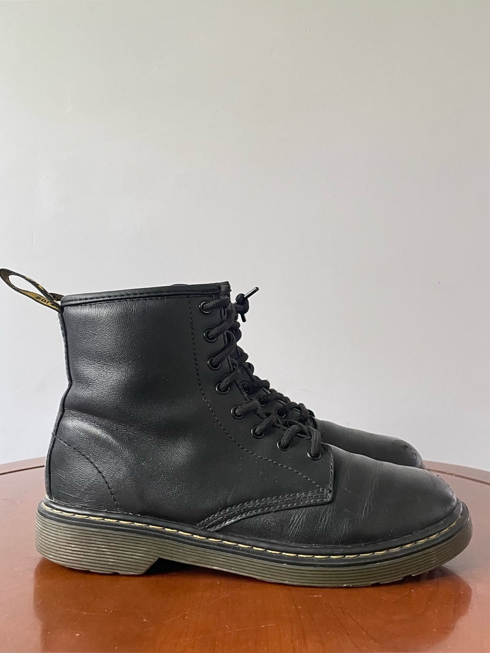 Dr. Martens 1460 Unisex 8-Eye Boots | US 5